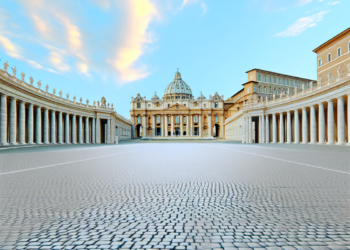¿Quién dirige el Vaticano mientras el Papa Francisco está hospitalizado?