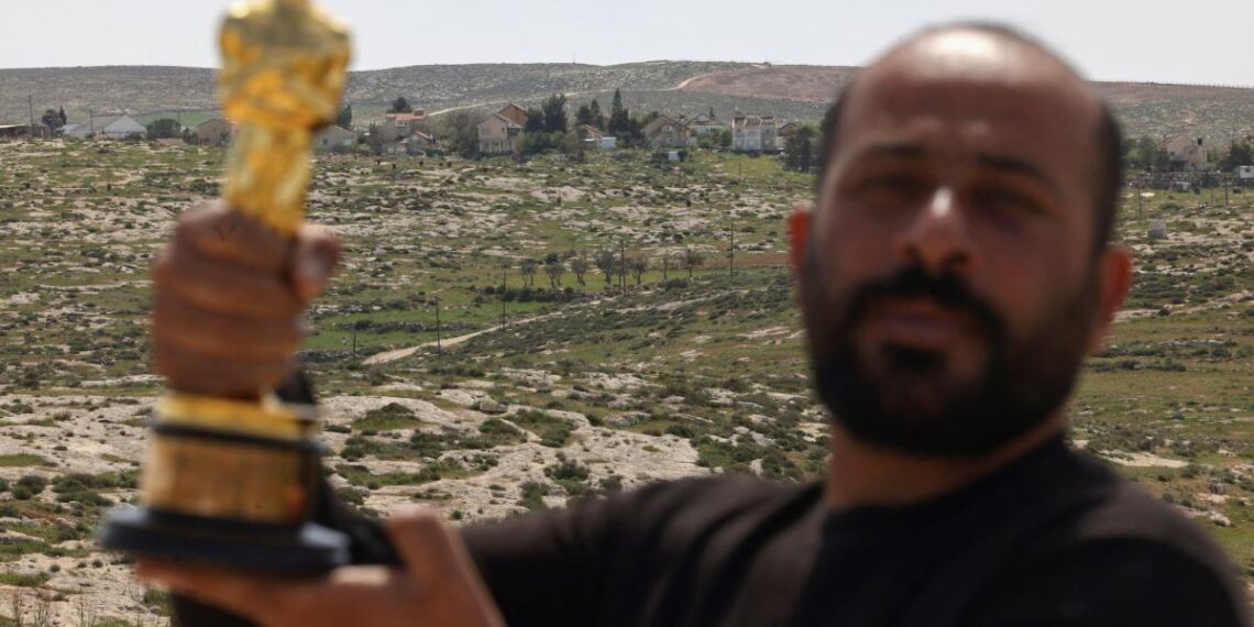Cineasta palestino ganador del Óscar fue agredido por colonos israelíes tras recibir su premio