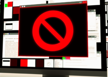 "Desearía que mi trabajo no existiera": la difícil tarea de rastrear imágenes de abusos a niños en internet para que sean eliminadas