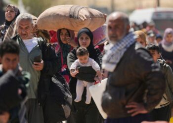 Israel ataca el sur de Gaza y ordena evacuaciones mientras los muertos palestinos pasan de 50 mil