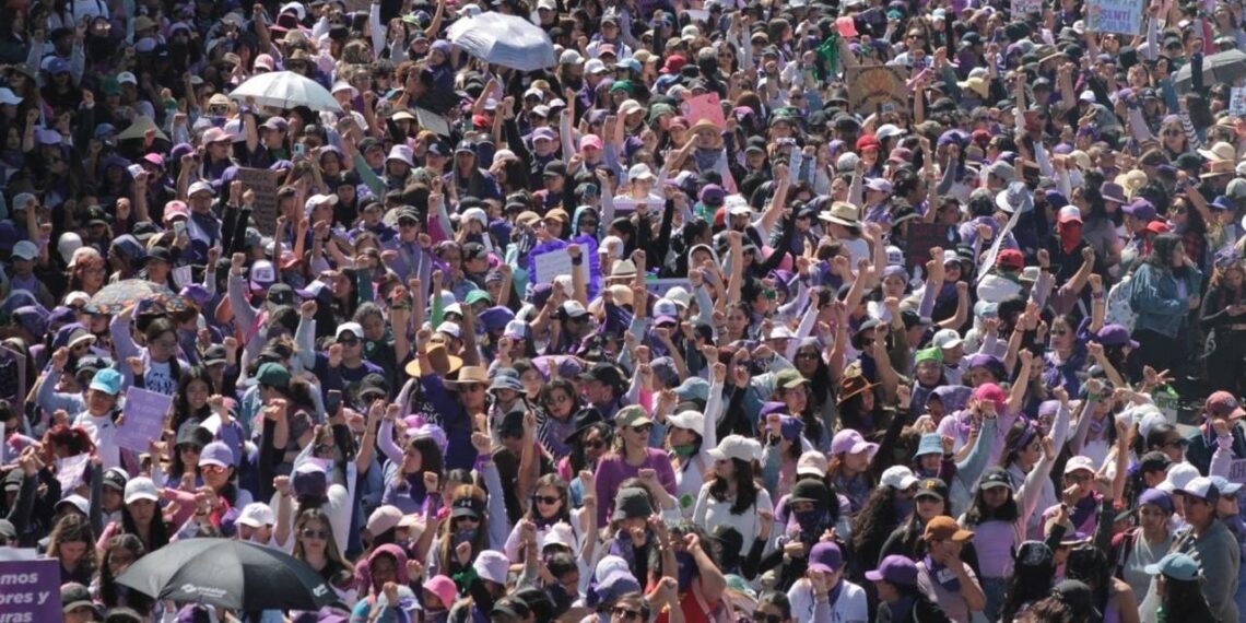 Madres buscadoras encabezaron marcha del 8M en Zacatecas; asistieron 10 mil mujeres (Video)