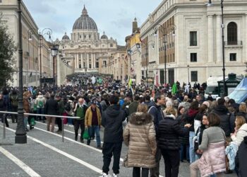 Parolin: El Papa nunca ha dejado de gobernar la Iglesia