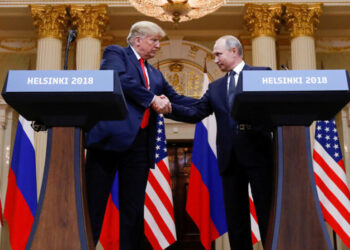 Donald Trump y Vladimir Putin en una cumbre en Helsinki, 2018. Foto: Reuters/Kevin Lamarque