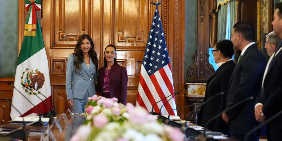 Sheinbaum recibe a Kristi Noem en Palacio Nacional para hablar sobre seguridad