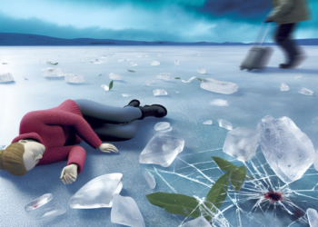 VIDEO: el aterrador momento en que una mujer muere tras caerle encima un bloque de hielo