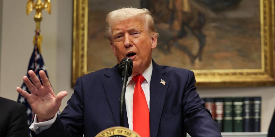 Trump amenaza con aumentar los aranceles si Canadá impone tasas a los productos de EU