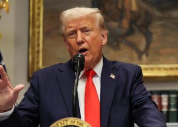 Trump amenaza con aumentar los aranceles si Canadá impone tasas a los productos de EU