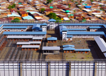 Secretaria Seguridad EE.UU. recorre megacárcel salvadoreña – DW – 27/03/2025