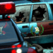 Agentes de ICE rompieron la ventana de un auto con un mazo para detener a un hombre guatemalteco