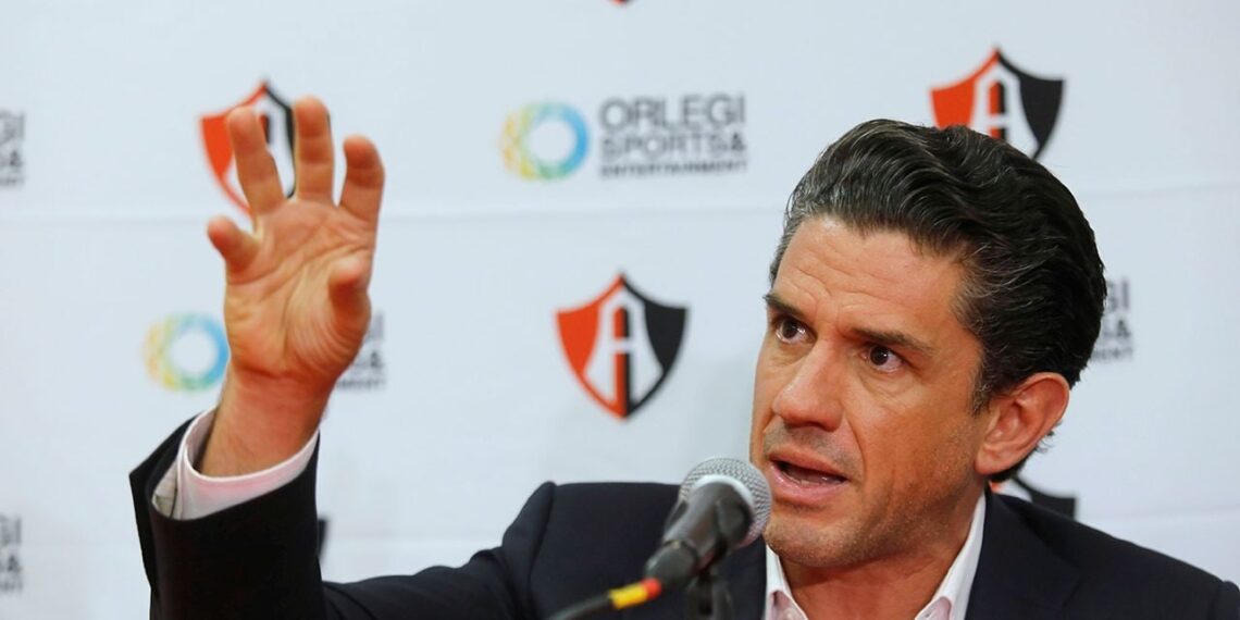 Declaran prófugo de la justicia y ordenan captura de Alejandro Irarragorri, dueño de Santos y Atlas, por presunta defraudación fiscal