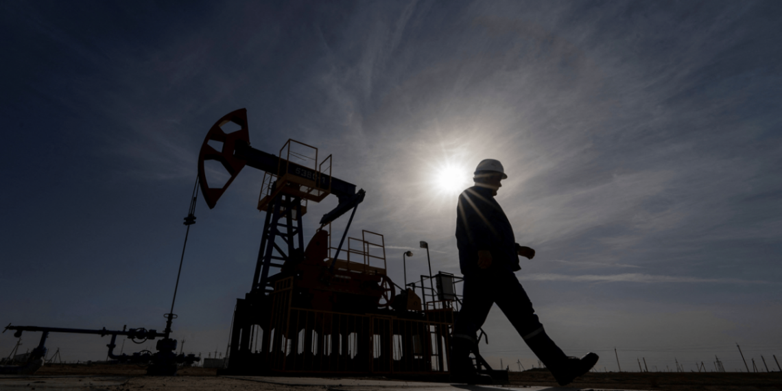 Precios del petróleo cierran con ganancias a la espera de los aranceles de Donald Trump