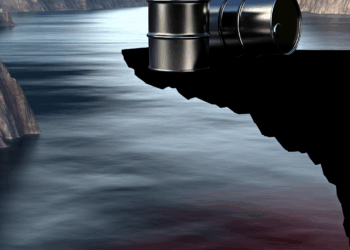 Precios del petróleo caen más de 1% en medio de incertidumbre económica