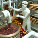 Chocolateras ajustan sus estrategias para evitar subir precios ante valor récord del cacao