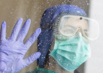 Covid-19 sí pudo tener su origen en un laboratorio, Academia de Medicina francesa apoya teoría