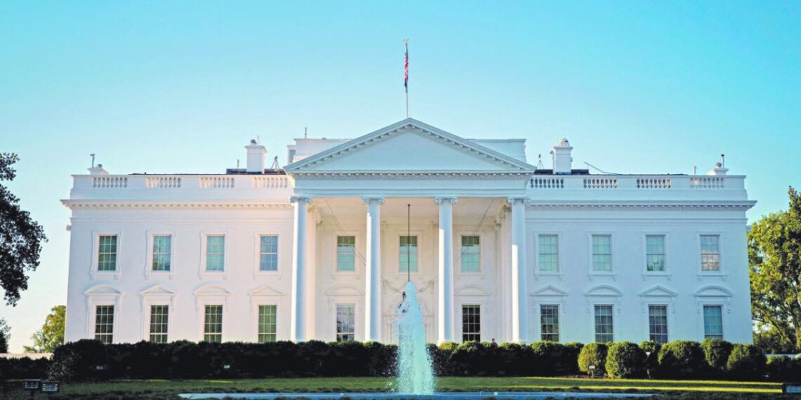 Estados Unidos lanza sitio web sobre Covid-19 con críticas a la OMS, Biden y Fauci