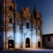 El Papa en oración en la Basílica Santa María la Mayor