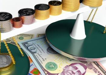 Peso mexicano se aprecia ante el dólar por exención de aranceles de Trump a electrónicos