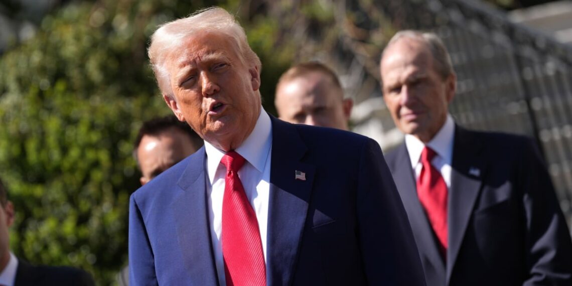 Trump reitera que no asistirá al G20 en Sudáfrica; acusa ‘genocidio de agricultores blancos’ por tierras – El Financiero