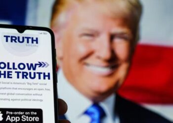 Truth Social se desploma en Bolsa tras anuncio de Trump de vender sus acciones
