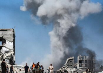 Al menos medio centenar de personas mueren en Gaza por bombardeos israelíes