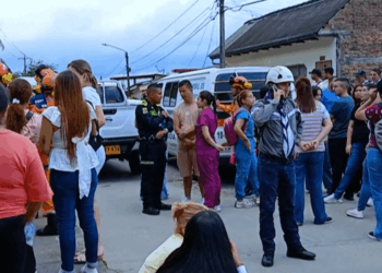 10 universitarios mueren en accidente de autobús en Colombia