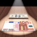 El euro podría convertirse en la alternativa al dólar: Lagarde