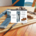 Ideas para llevar jeans rectos de los 90 con mocasines en mayo 2025