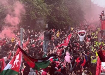 Celebración del Liverpool FC termina con cuatro personas hospitalizadas