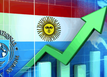 Fitch sube la calificación a Argentina por las mejores perspectivas tras acuerdo con el FMI