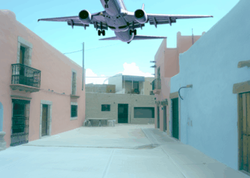 Llega Johnson a México a un día de nombrar al primero narco mexicano como "terrorista"