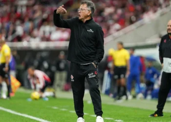 Juan Carlos Osorio es nueva opción para Chivas tras 'rechazo' de Domenec Torrent