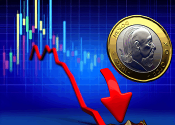 Peso mexicano cae por fortalecimiento del dólar, pero cierra mes de fuerte avance
