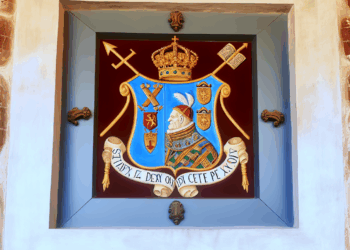 Revelan el escudo y el lema del Papa León XIV