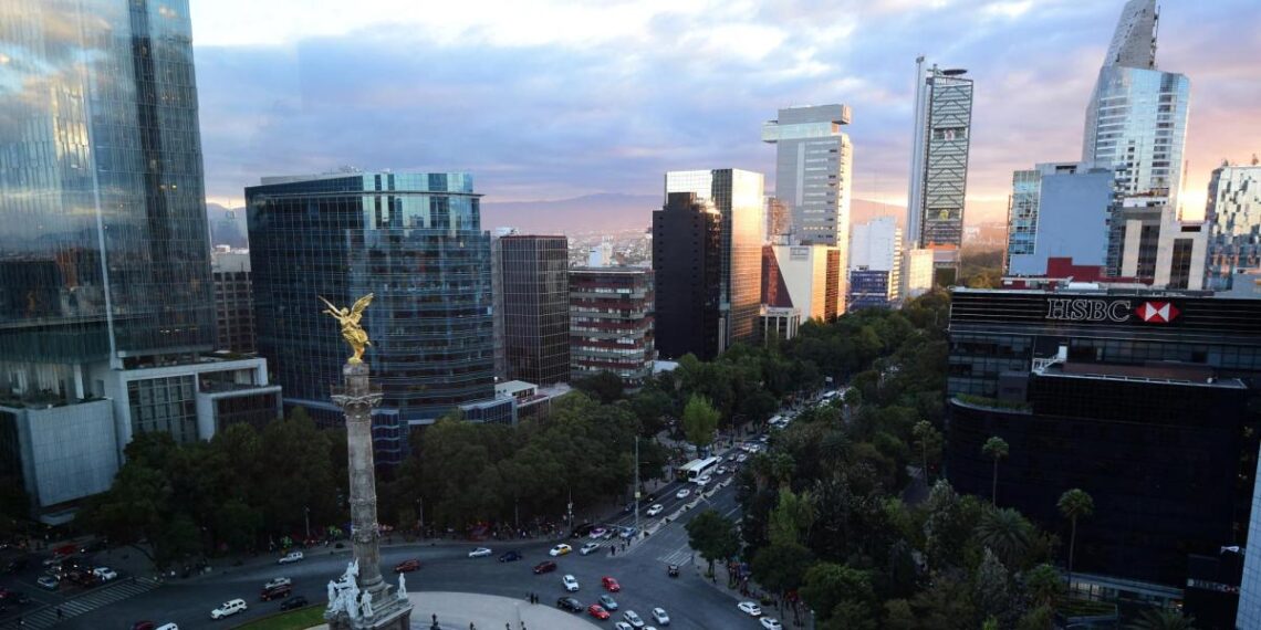 Ven contracción económica en el 2025 y lento crecimiento el próximo año