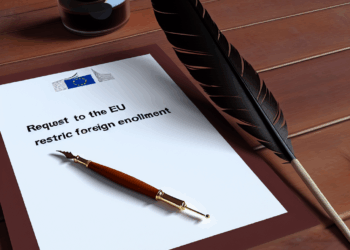 Demanda a EU por prohibir inscribir a estudiantes extranjeros – El Financiero