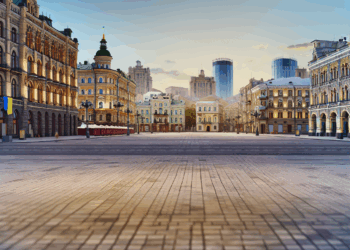 Zelenski pasea con los ucranianos por el centro de Kiev, mientras el espacio aéreo de Moscú sigue bloqueado