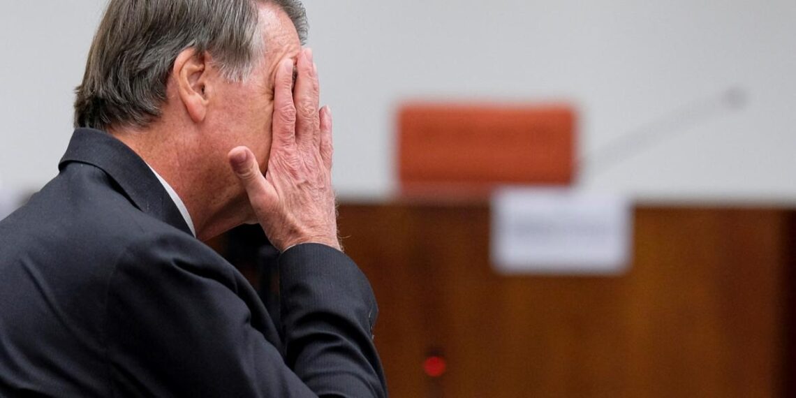 Bolsonaro niega intento de golpe y dice que solo analizó “vías constitucionales” tras su derrota