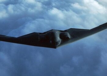 Bombarderos de EU sobrevuelan el Pacífico mientras Trump evalúa atacar a Irán