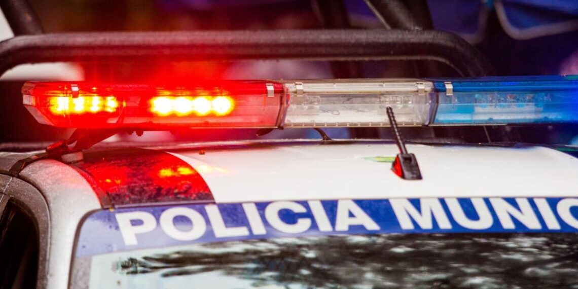 Conductor de tráiler arrolló a policía que intentó multarlo