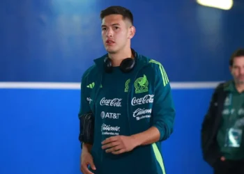 César Montes platicó sobre la chance de llegar a Chivas