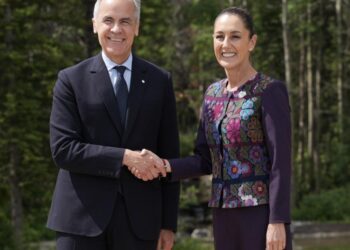 Claudia Sheinbaum se reúne con Mark Carney en el G7 para fortalecer lazos bilaterales