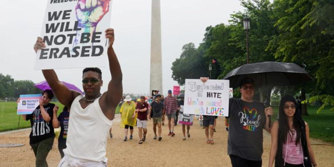 Con rabia y humor, la manifestación del Orgullo Mundial apunta a Trump en Washington