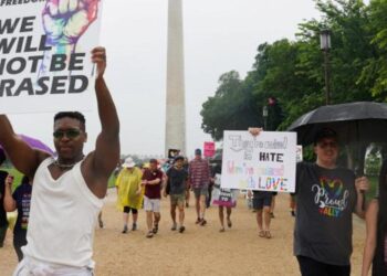 Con rabia y humor, la manifestación del Orgullo Mundial apunta a Trump en Washington