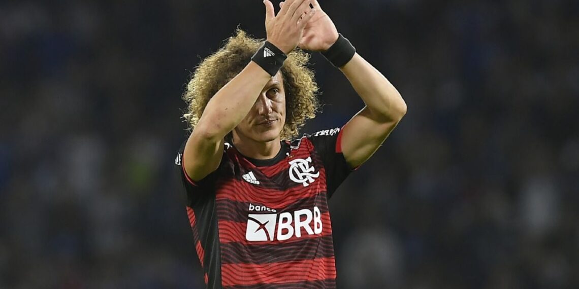 David Luiz, el jugador que FRACTURÓ a Raúl Jiménez, reclama a la afición mexicana por sus mensajes