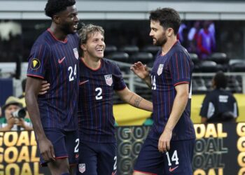 Estados Unidos clasifica y finiquita a Haití