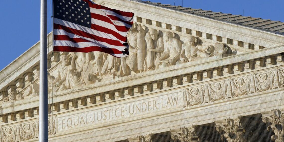 La Corte Suprema de EU limita el poder de jueces para bloquear decisiones de Trump