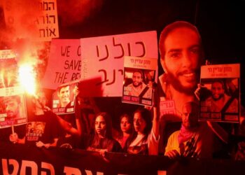 Miles de personas reclaman en Tel Aviv la liberación de rehenes aún cautivos en Gaza