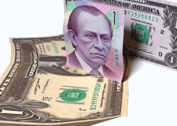 Peso mexicano se aprecia ante debilitamiento del dólar