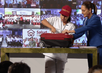 Sheinbaum pone en marcha el programa "Salud Casa por Casa" en los 32 estados