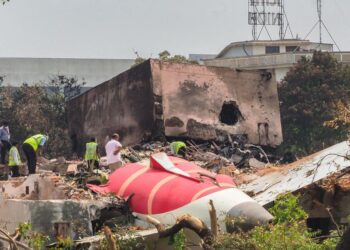 Trágico destino para dos niñas que, huérfanas de madre, perdieron a su padre en accidente de Air India